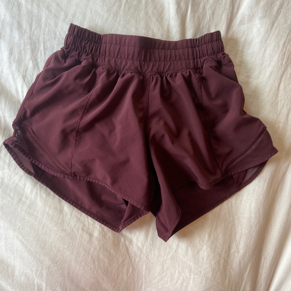 Lululemon high rise hotty hot 4 in inseam size 0